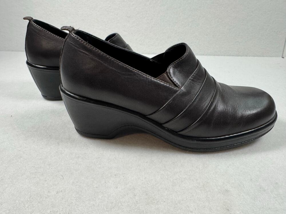 Dansko Aubrey Pleated Wedge Clogs Brown Leather 8.5-9, EU 39 Slip-on Heels